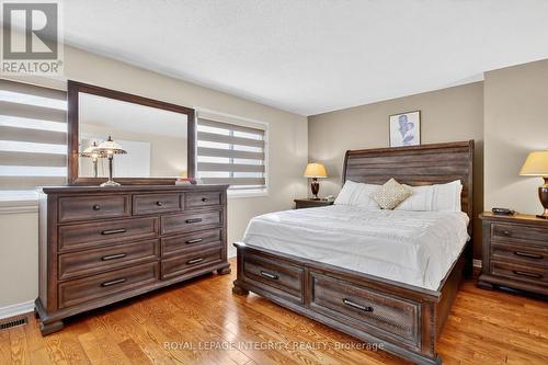 13 - 2415 Southvale Crescent, Ottawa, ON - Indoor Photo Showing Bedroom