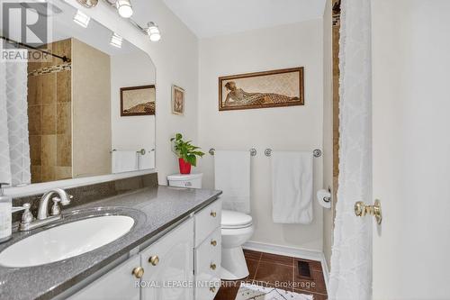 13 - 2415 Southvale Crescent, Ottawa, ON - Indoor Photo Showing Bathroom