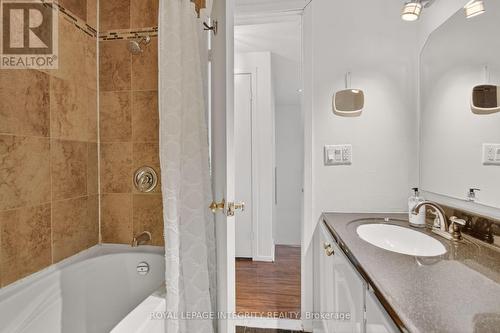 13 - 2415 Southvale Crescent, Ottawa, ON - Indoor Photo Showing Bathroom