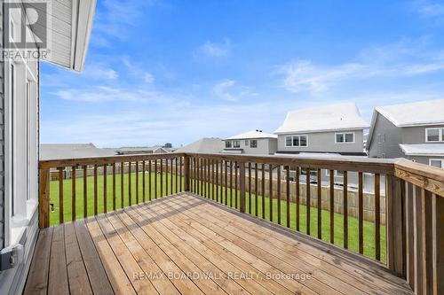 779 Keinouche Place, Ottawa, ON - Indoor Photo Showing Living Room