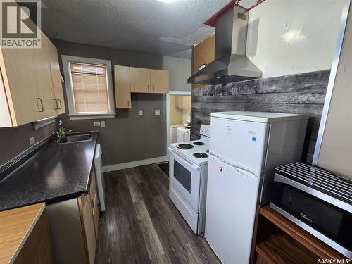 719 Main Street, Kipling, SK - Indoor Photo Showing Kitchen