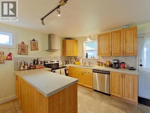 4219 Joyce Ave, Powell River, BC - Indoor Photo Showing Kitchen