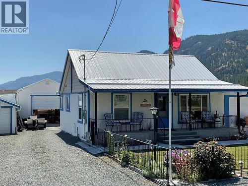 324 Hartland Avenue  Midway, BC V0H 1M0