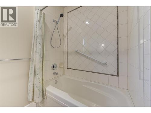 4035 Gellatly Road S Unit# 273, West Kelowna, BC - Indoor Photo Showing Bathroom