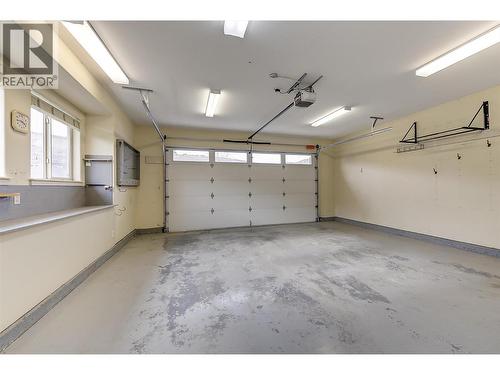 Double Car Garage - 4035 Gellatly Road S Unit# 273, West Kelowna, BC - Indoor Photo Showing Garage