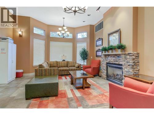 4035 Gellatly Road S Unit# 273, West Kelowna, BC - Indoor Photo Showing Living Room With Fireplace
