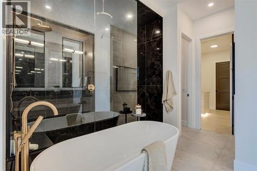 11 Normandy Lane Sw, Calgary, AB - Indoor Photo Showing Bathroom