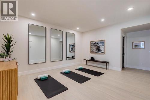 11 Normandy Lane Sw, Calgary, AB - Indoor Photo Showing Other Room