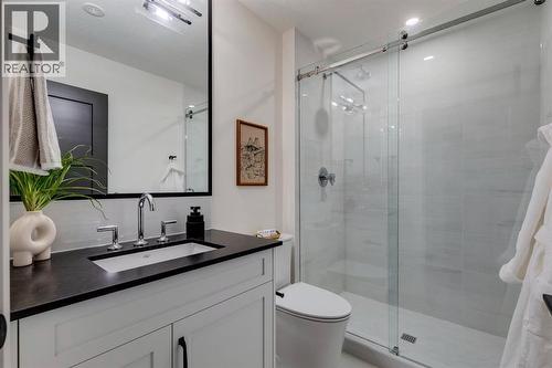 11 Normandy Lane Sw, Calgary, AB - Indoor Photo Showing Bathroom