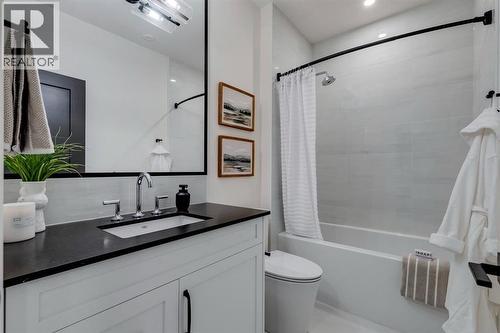11 Normandy Lane Sw, Calgary, AB - Indoor Photo Showing Bathroom