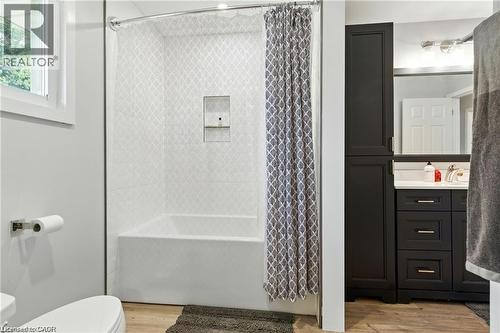 19 Wallace Place, Caledonia, ON - Indoor Photo Showing Bathroom