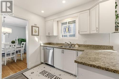566 Lani Crescent, Burlington, ON - Indoor Photo Showing Kitchen With Double Sink