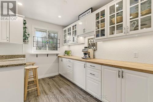 566 Lani Crescent, Burlington, ON - Indoor Photo Showing Other Room