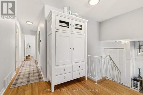 566 Lani Crescent, Burlington, ON - Indoor Photo Showing Other Room