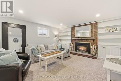 566 Lani Crescent, Burlington, ON - Indoor Photo Showing Living Room With Fireplace