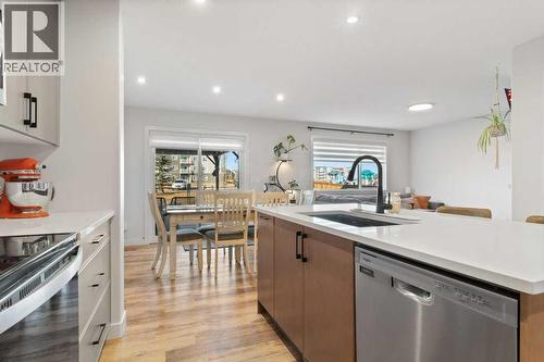 16 Trinity Street, Lacombe, AB - Indoor Photo Showing Kitchen With Upgraded Kitchen