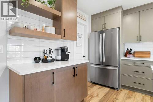 16 Trinity Street, Lacombe, AB - Indoor Photo Showing Kitchen