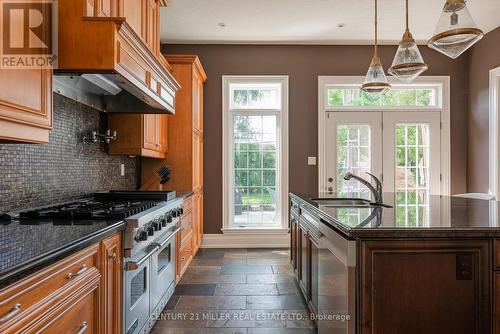 266 Tracina Drive, Oakville, ON - Indoor Photo Showing Kitchen With Upgraded Kitchen
