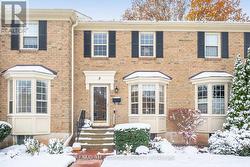 8 - 2390 WOODWARD AVENUE  Burlington, ON L7R 1T9