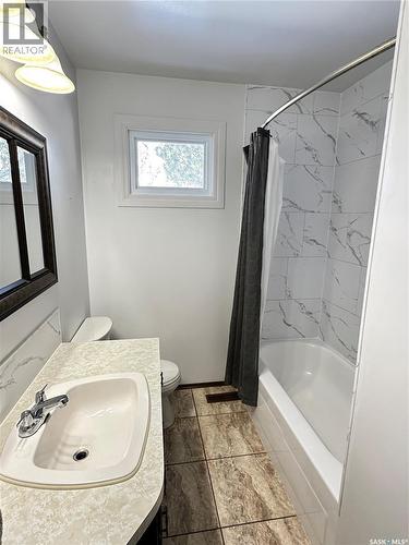 44 Campbell Place, Clavet, SK - Indoor Photo Showing Bathroom