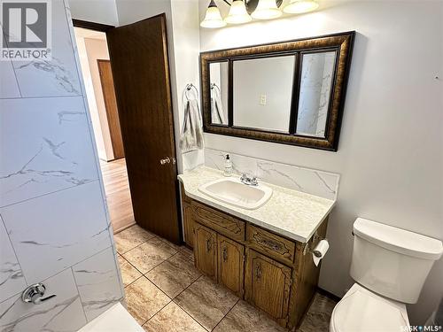 44 Campbell Place, Clavet, SK - Indoor Photo Showing Bathroom