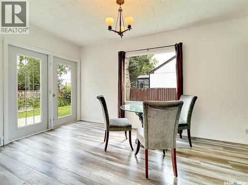 371 6Th Avenue Nw, Swift Current, SK - Indoor Photo Showing Dining Room