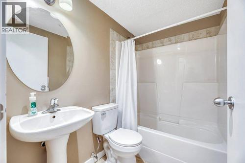 360 Parkmere Green, Chestermere, AB - Indoor Photo Showing Bathroom
