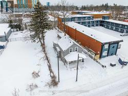 5930 FALLSVIEW AVENUE  Niagara Falls (Clifton Hill), ON L2G 3V5