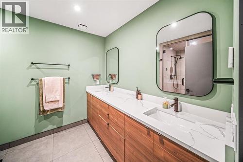 108 Lougheed Circle, Banff, AB - Indoor Photo Showing Bathroom