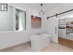 Ensuite - 