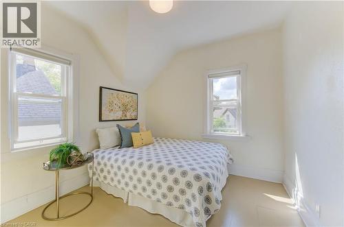 229 Lancaster Street E, Kitchener, ON - Indoor Photo Showing Bedroom