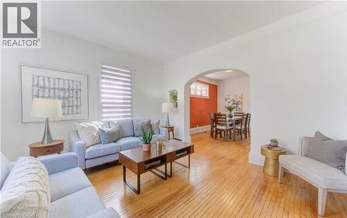 229 Lancaster Street E, Kitchener, ON - Indoor Photo Showing Living Room
