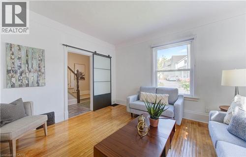 229 Lancaster Street E, Kitchener, ON - Indoor Photo Showing Living Room