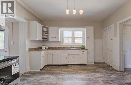 229 Lancaster Street E, Kitchener, ON - Indoor Photo Showing Kitchen