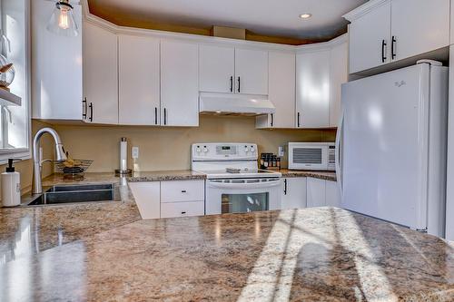 Cuisine - 8275 Rue Du Labour, Mirabel, QC - Indoor Photo Showing Kitchen With Double Sink