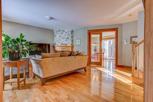 Salon - 8275 Rue Du Labour, Mirabel, QC - Indoor Photo Showing Other Room With Fireplace