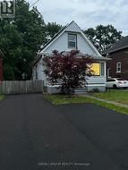 MAIN - 4554 THIRD AVENUE  Niagara Falls, ON L2E 4L2