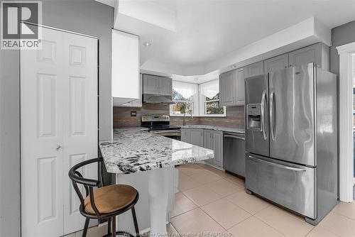 156 Edgewater, Tecumseh, ON - Indoor Photo Showing Kitchen With Upgraded Kitchen