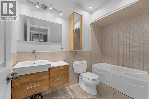 156 Edgewater, Tecumseh, ON - Indoor Photo Showing Bathroom