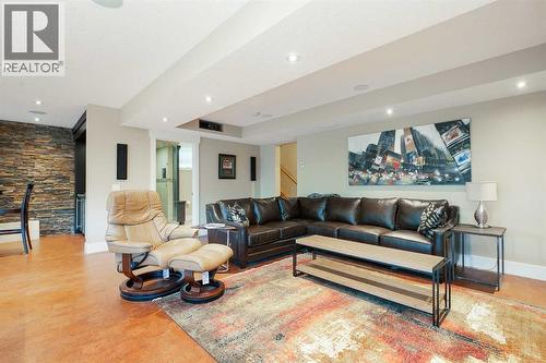 664 29 Avenue Nw, Calgary, AB - Indoor Photo Showing Living Room