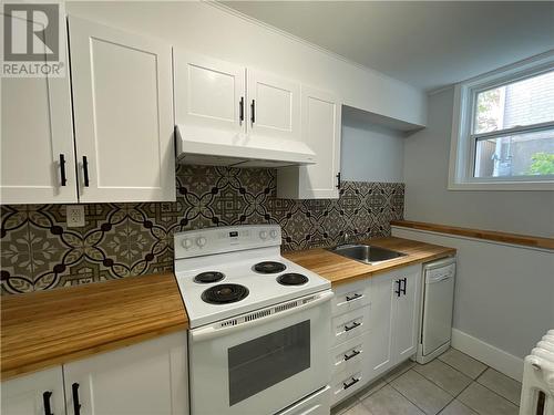 207 Pine, Sudbury, ON - Indoor Photo Showing Kitchen