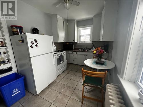 207 Pine, Sudbury, ON - Indoor Photo Showing Kitchen