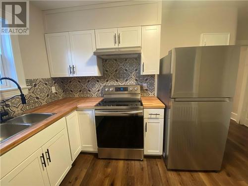 207 Pine, Sudbury, ON - Indoor Photo Showing Kitchen With Double Sink