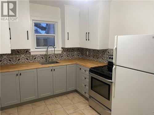 207 Pine, Sudbury, ON - Indoor Photo Showing Kitchen