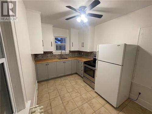 207 Pine, Sudbury, ON - Indoor Photo Showing Kitchen