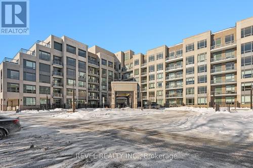 123 - 2075 KING RD ROAD  King, ON L7B 0R6