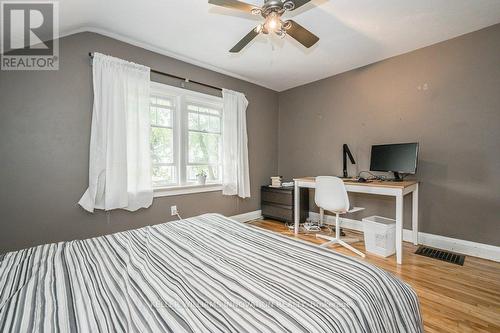 52 Avondale Avenue S, Waterloo, ON - Indoor Photo Showing Bedroom