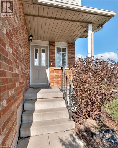 38 Heatherwood Place, Kitchener, ON - Outdoor