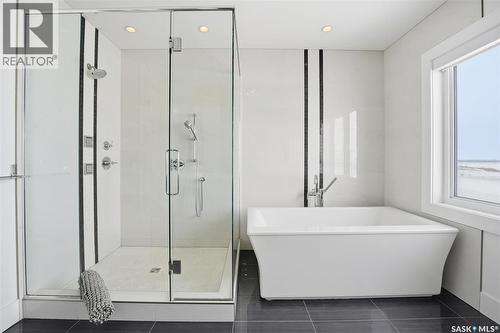 343 Mahabir Court, Saskatoon, SK - Indoor Photo Showing Bathroom