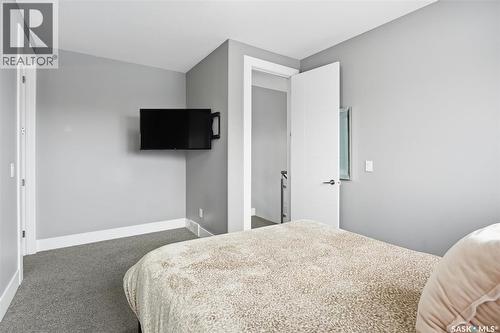 343 Mahabir Court, Saskatoon, SK - Indoor Photo Showing Bedroom